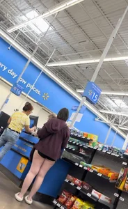 Pawg with Thick Legs