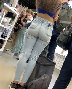 Brunette in line