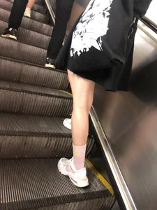 Cute Candid Teen With Red Hair in a Skirt Subway Creepshots Gallery