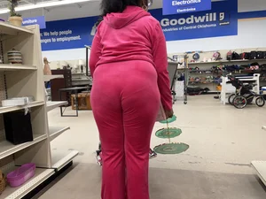 Public Beauties Series | Indian Showing VPL