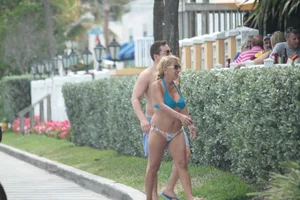 Sexy Florida beach bikini girls