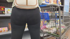Bubble Butt Married Pawg Gilf in Black Leggings
