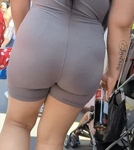 MILF Leggings showing VTL (OC)