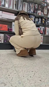 Yellow pans VTL bend over [oc]