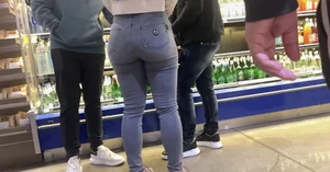 (First Post) Bubble butt Latina in tight jeans plus face shots