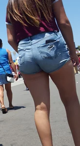 Nice booty in tight and short jean shorts