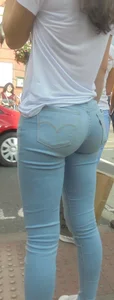 Candid Ass in Blue Tight Jeans - Creepshot on the Crosswalk