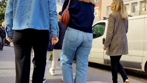 Sibling rivalry on who has the best looking booty