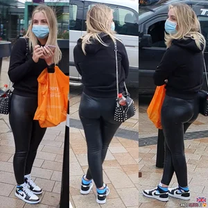 Blonde teen’s juicy booty in wet look leggings!