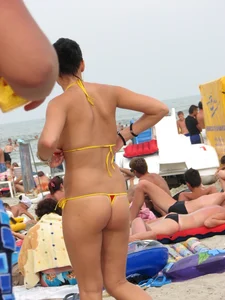 Candid beach and bikini babes