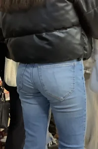 Teen Slut in Tight Jeans