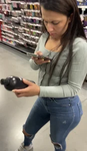 Really Oblivious Latina milf let me get all the angles