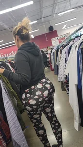 Shopping Randoms (NOT OC)