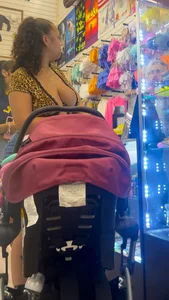 Big Latina momma in Jean shorts!