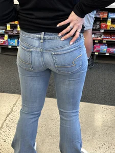 Fit white chick with a nice ass in jeans