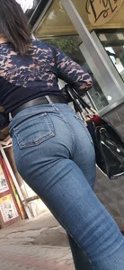 Armenian girl has gorgeous ass