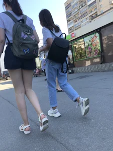 Candid Teen in Shorts Street Creepshots