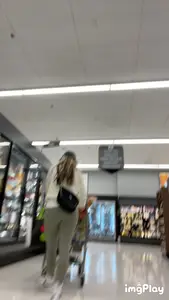 Dancing hot af milf