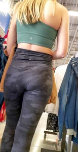 Cute Petite Blonde in Camo Leggings with Face Shots🤤