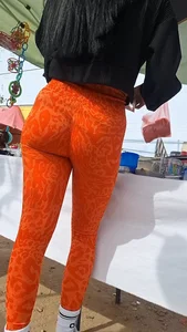 Slim latina perfect body in orange leggings [oc]