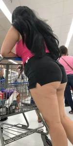 [OC] Latina ASS COMPLETELY OUT at Walmart