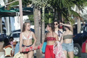 Florida beach and bikini girls