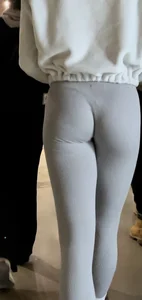 Cutest bubble butt in tight leggings