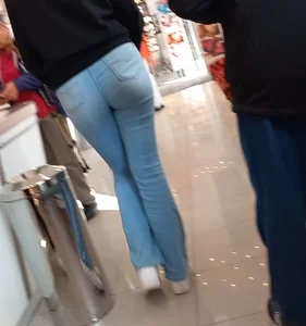 Nice ass in thight jeans