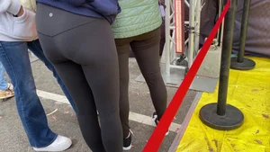 Perfect Shape Asian in Lulus | (OC)