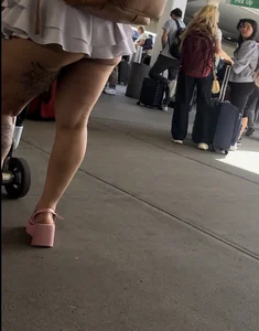 Tatted / Pawg showing ass in skirt for everyone to see (OC)