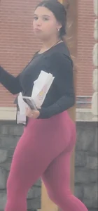 AMAZING LIL LATINA IN LEGGINGS POSING FOR ME