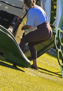 Blonde Fit Mommy - Big Cameltoe (OC)