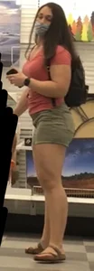 Thicc art lover Milf in shorts