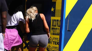Big booty blonde babe in tight grey spandex shorts with vtl