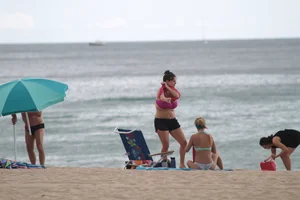 Florida beach and bikini girls