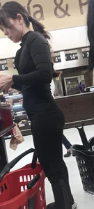 Incredible fitness girl in black bodysuit, not so pretty but a very hard good ass [OC]