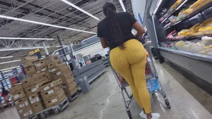 BBL Afro Latina MILF Bending Over