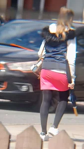 Clingy skirt