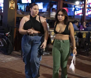 Hot city night street girls
