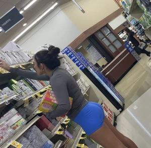 Maybe the hottest college girl I’ve capped … amazing ass