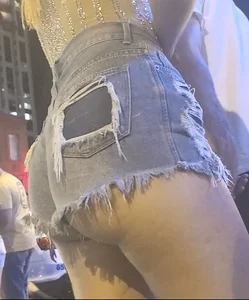 Nashville Ass 1: amazing blonde in short cut off jean shorts