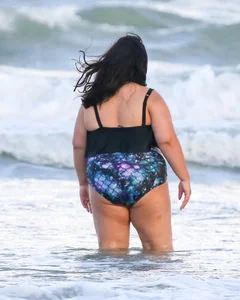 Extra thick girl at the beach in a bikini