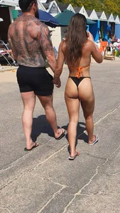 Beautiful tanned ass - busted
