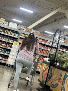 Submissive latina milf in tight grey leggings