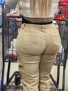 Out In The Wild 26 (The Phattest ass i cap this year) Epic Bubble!