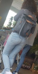 M!ilf in thight blue jeans