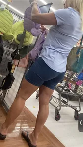Sexy Solid Mature Gilf W Nice Smooth Legs