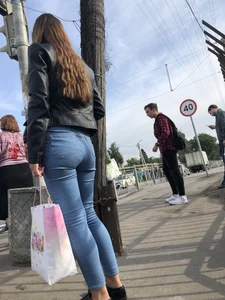 Girl with Big Booty in Tight Jeans Street Candids