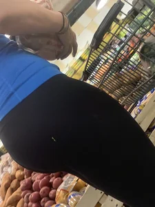 Grocery store tattooed babe in tight leggings
