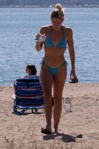 Blue thong fit chick
